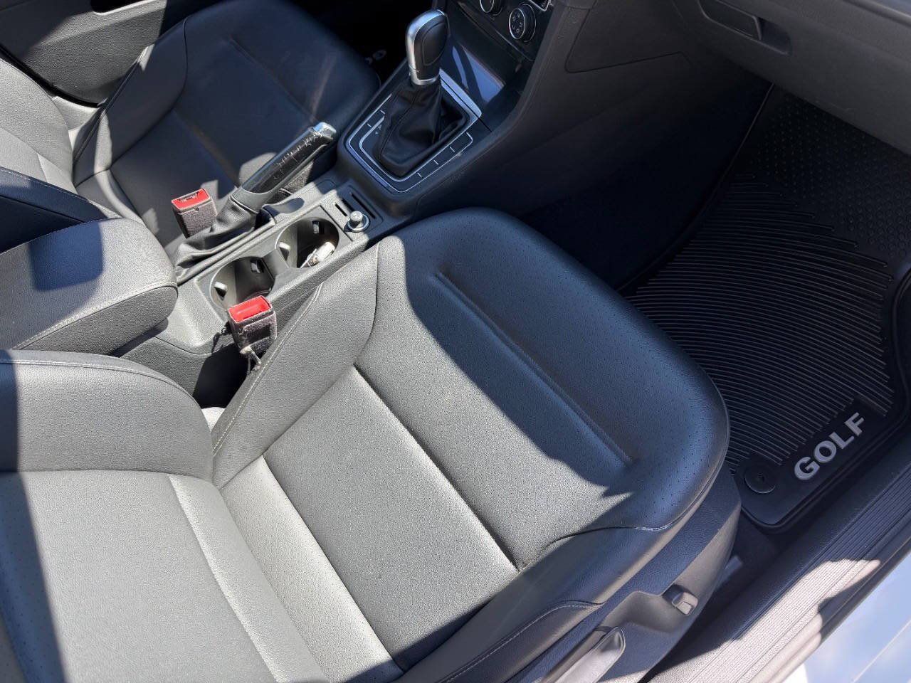 Used 2018 Volkswagen Golf SE FWD image 28