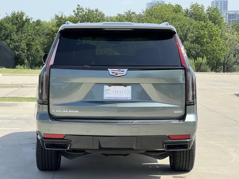 Used 2024 Cadillac Escalade ESV Sport Platinum AWD/4WD image 5