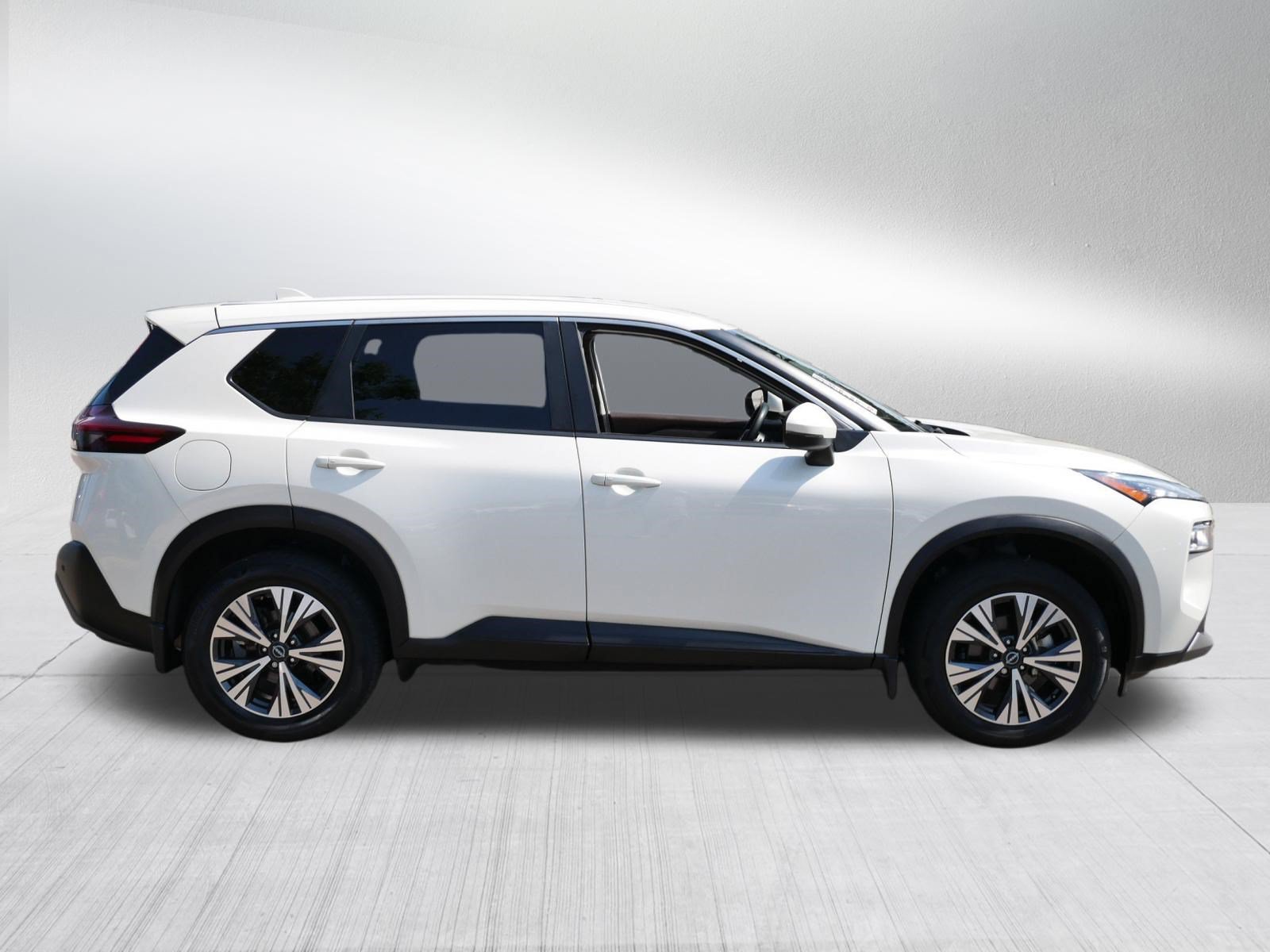 Used 2023 Nissan Rogue SV AWD/4WD image 8