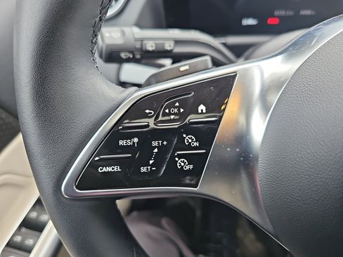 Certified 2025 Mercedes-Benz GLA 250 4MATIC image 18