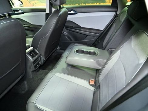 Used 2024 Volkswagen Taos SE image 46