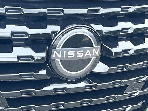Certified 2025 Nissan Kicks Play S FWD image 11