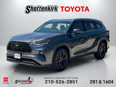 Used 2022 Toyota Highlander Limited AWD/4WD image 1