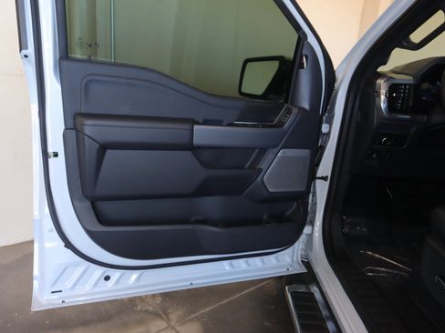 New 2025 Ford F150 Lariat w/ Equipment Group 502A High image 31