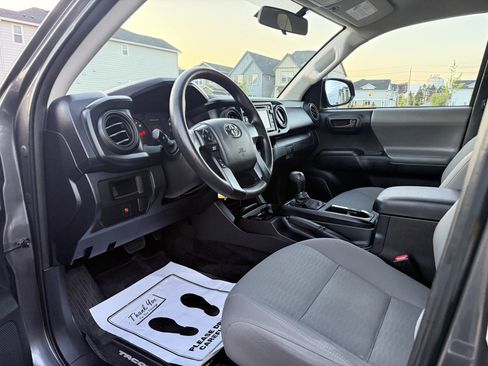 Used 2016 Toyota Tacoma SR RWD image 11