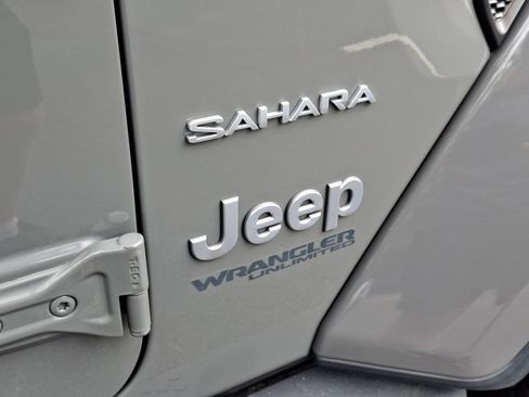 Used 2020 Jeep Wrangler Unlimited Sahara AWD/4WD image 24