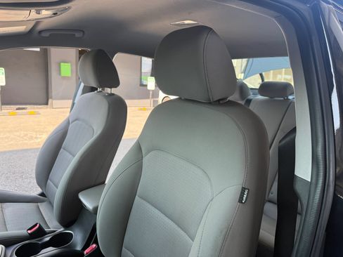 Used 2018 Hyundai Elantra SEL FWD image 12