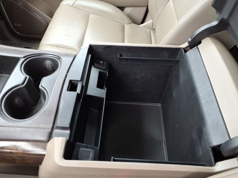 Used 2020 Chevrolet Tahoe LT w/ Luxury Package image 16