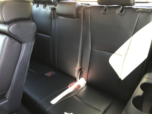 Used 2021 Toyota Highlander XLE image 31