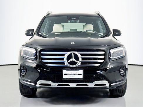 Used 2026 Mercedes-Benz GLB 250 image 2