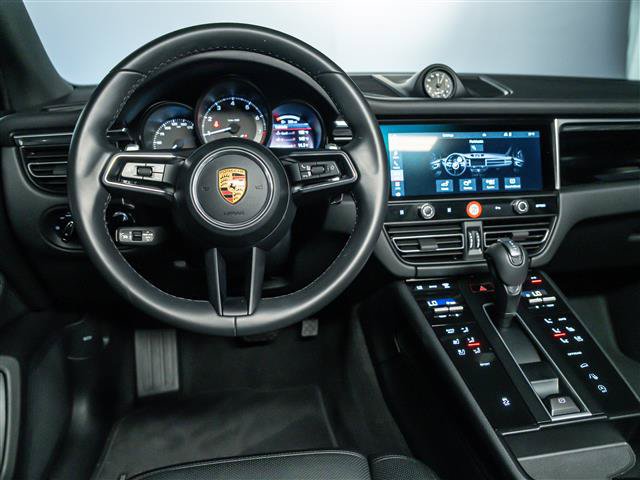 Used 2026 Porsche Macan AWD/4WD image 19