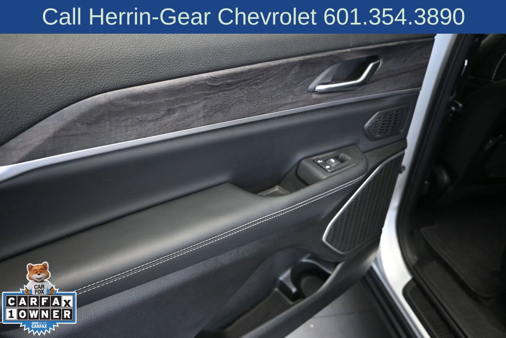 Used 2025 Jeep Grand Cherokee L Limited RWD image 15