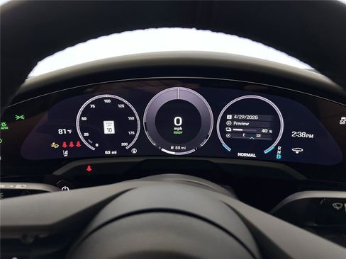 New 2025 Porsche Taycan image 24