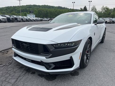 New 2025 Ford Mustang Dark Horse image 4