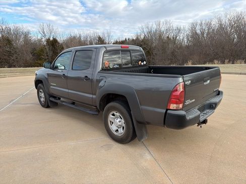 Used 2014 Toyota Tacoma PreRunner w/ Convenience Package image 3