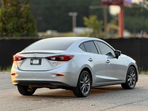 Used 2018 MAZDA MAZDA3 Touring FWD image 7