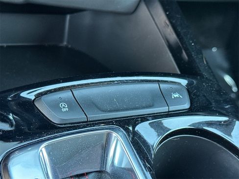 Used 2025 Chevrolet Trax RS image 30