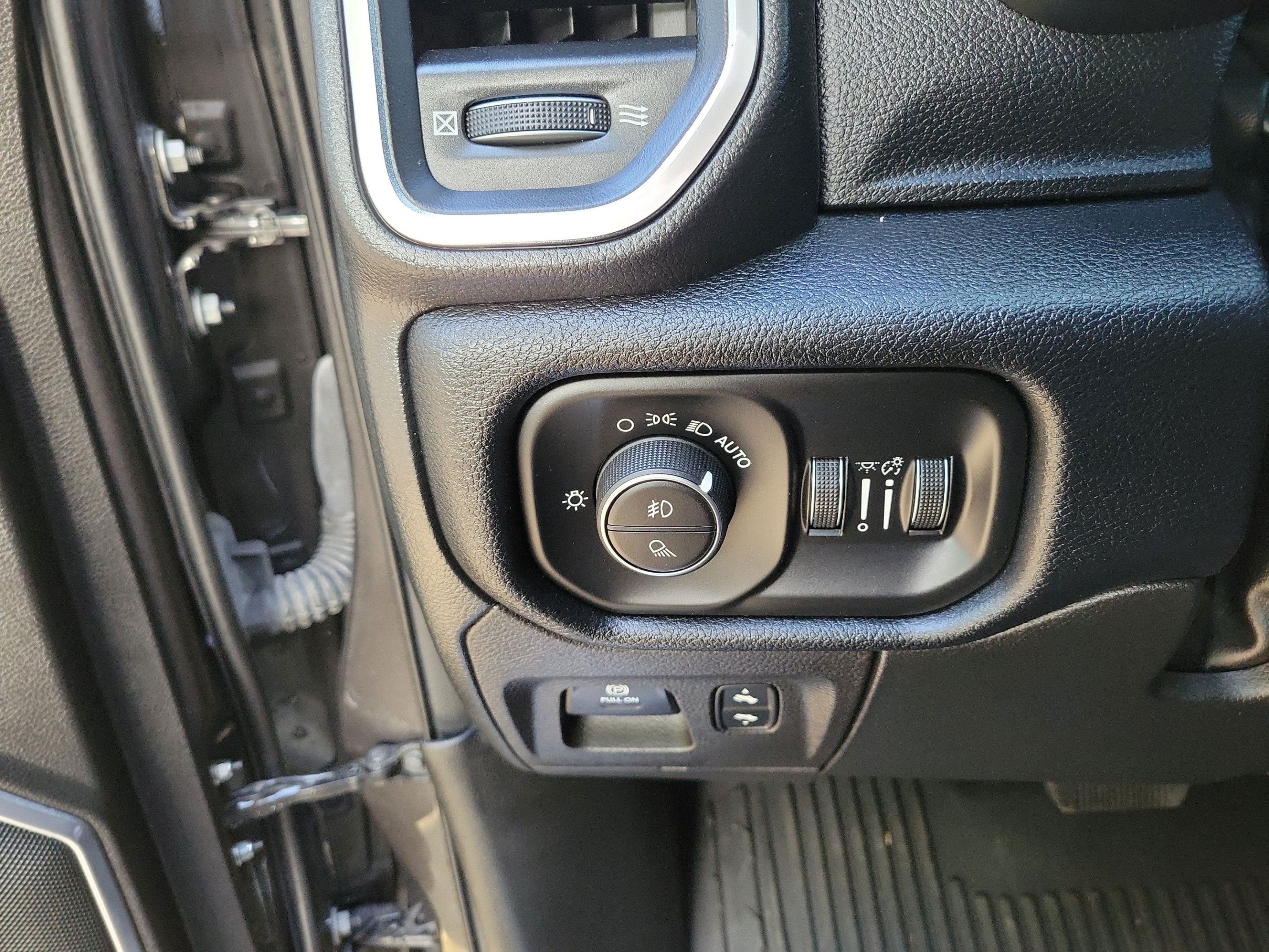 Certified 2022 RAM 1500 Laramie AWD/4WD image 26