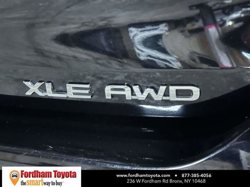 Used 2022 Toyota Highlander XLE image 12