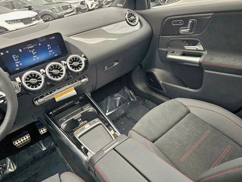 New 2026 Mercedes-Benz GLA 35 AMG 4MATIC image 28