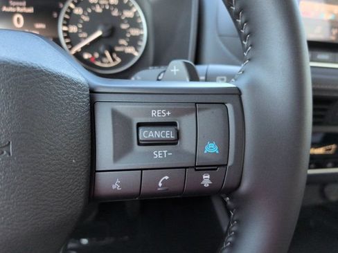 Used 2026 Nissan Rogue SV FWD image 23