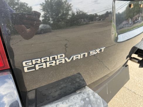 Used 2008 Dodge Grand Caravan SXT FWD image 10