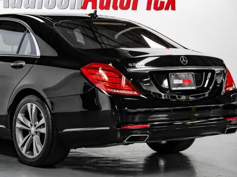 Used 2017 Mercedes-Benz S 550 Sedan image 16