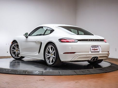 Used 2025 Porsche 718 Cayman image 3