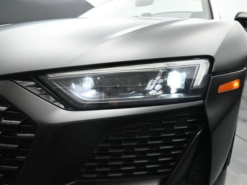 Used 2021 Audi R8 V10 w/ Premium Package image 10