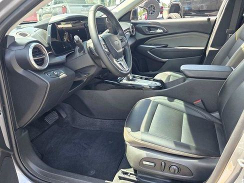 Certified 2025 Chevrolet Trax ACTIV w/ Sunroof Package FWD image 10