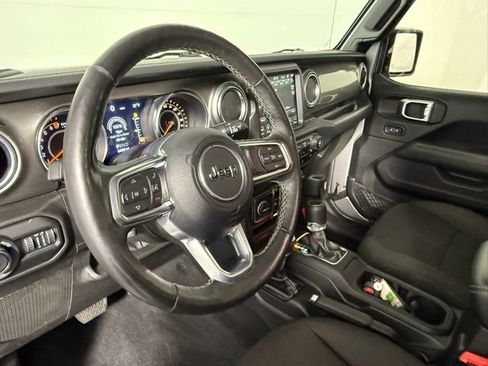 Used 2019 Jeep Wrangler Unlimited Sahara image 27