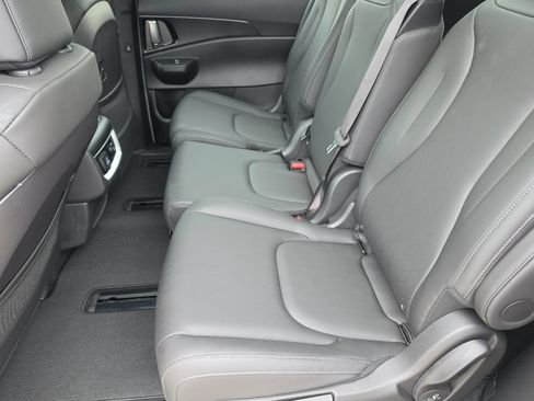 New 2026 Kia Carnival SX FWD image 16