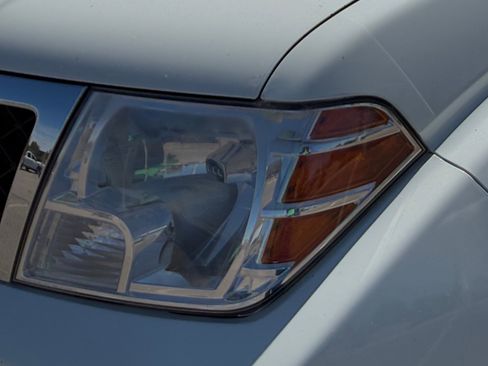 Used 2017 Nissan Frontier SV w/ SV Value Truck Package image 12