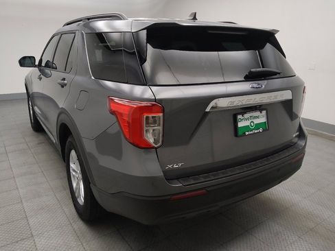 Used 2022 Ford Explorer XLT image 5