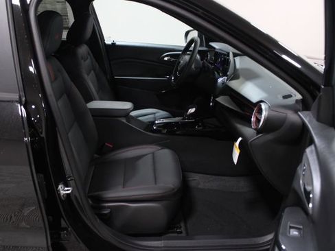 New 2026 Chevrolet Trax RS w/ Sunroof Package FWD image 24