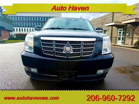 Used 2007 Cadillac Escalade AWD w/ Information Package image 2