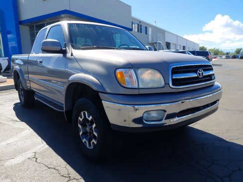 Used 2001 Toyota Tundra Limited w/ Off-Road Pkg AWD/4WD image 1