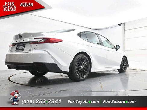Used 2025 Toyota Camry SE w/ Convenience Package FWD image 23