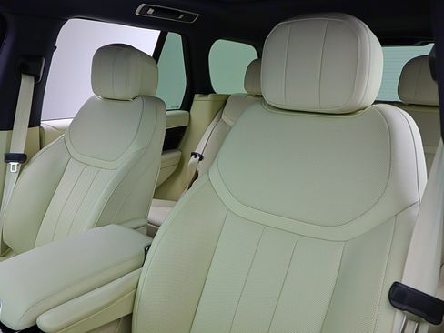 Used 2025 Land Rover Range Rover SE AWD/4WD image 26