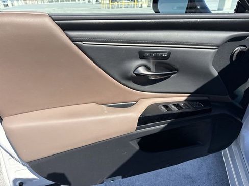 Certified 2023 Lexus ES 350 w/ Premium Package FWD image 13