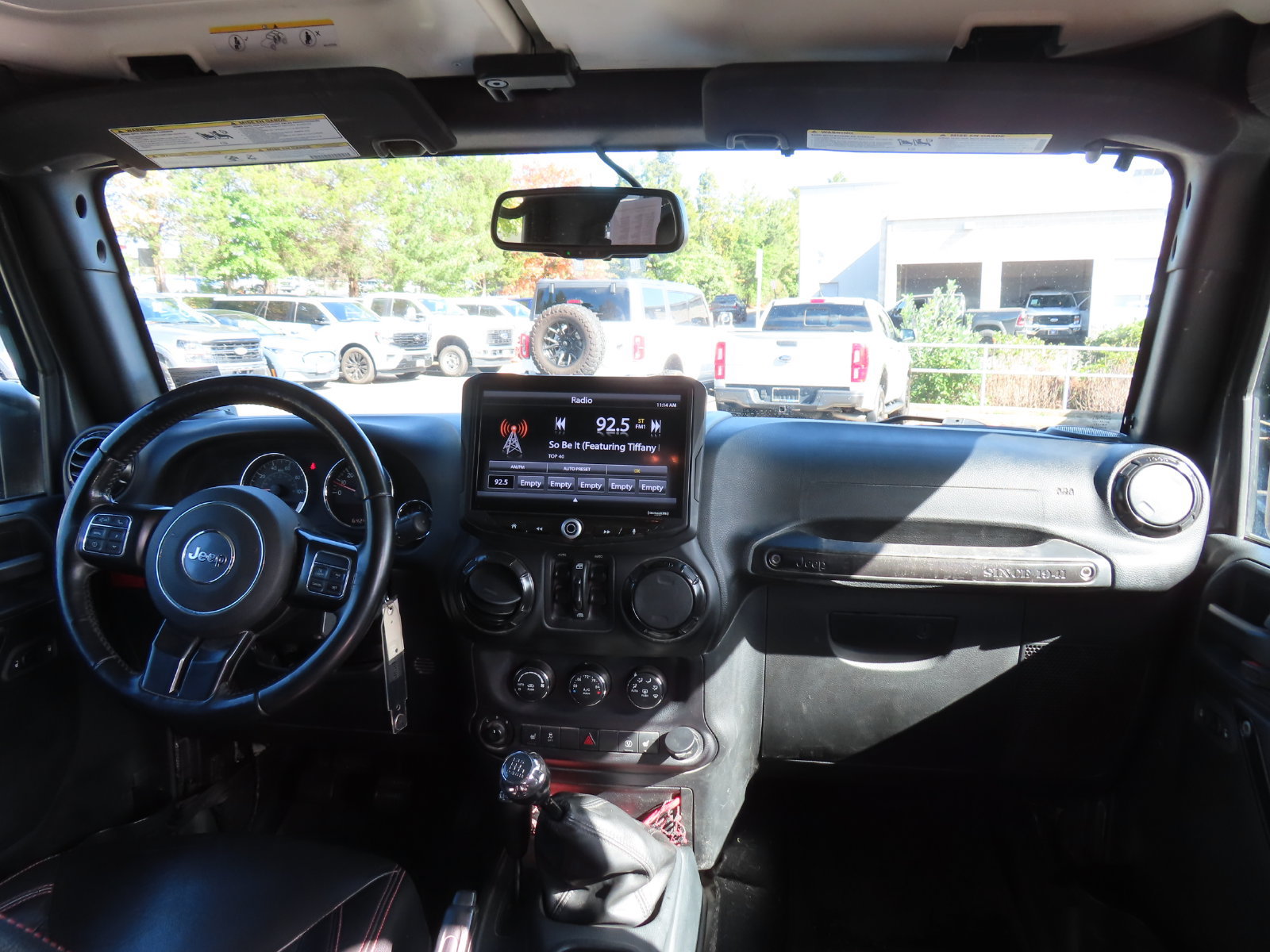 Used 2018 Jeep Wrangler Unlimited Rubicon AWD/4WD image 11
