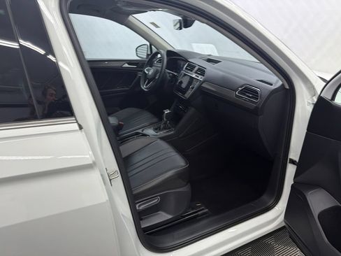 Used 2022 Volkswagen Tiguan SE FWD image 14