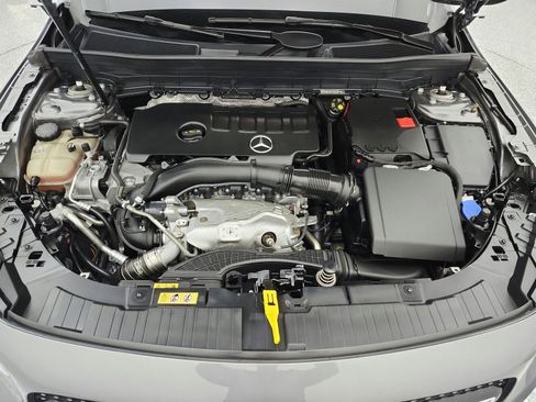 Used 2022 Mercedes-Benz GLB 250 image 16