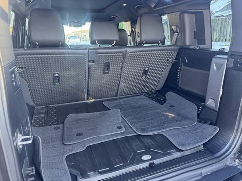 Used 2023 Land Rover Defender 110 X-Dynamic SE image 38