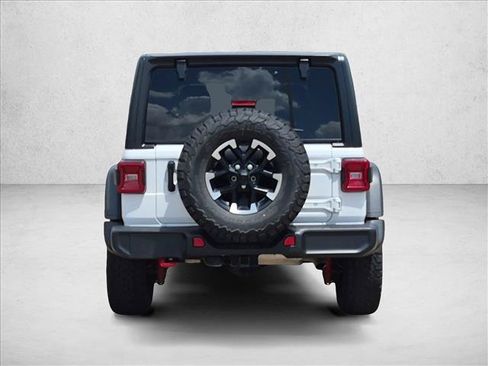 Used 2025 Jeep Wrangler Unlimited Rubicon AWD/4WD image 6