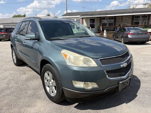 Used 2009 Chevrolet Traverse LT FWD image 5