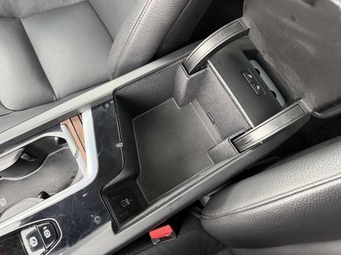 Used 2023 Volvo XC60 B5 Plus image 30