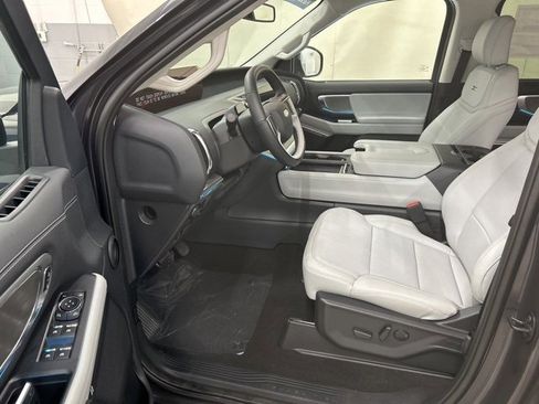 New 2025 Ford Expedition Max Platinum w/ Driver's Package image 10