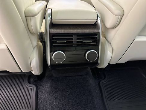 Used 2023 Land Rover Range Rover SE AWD/4WD image 18