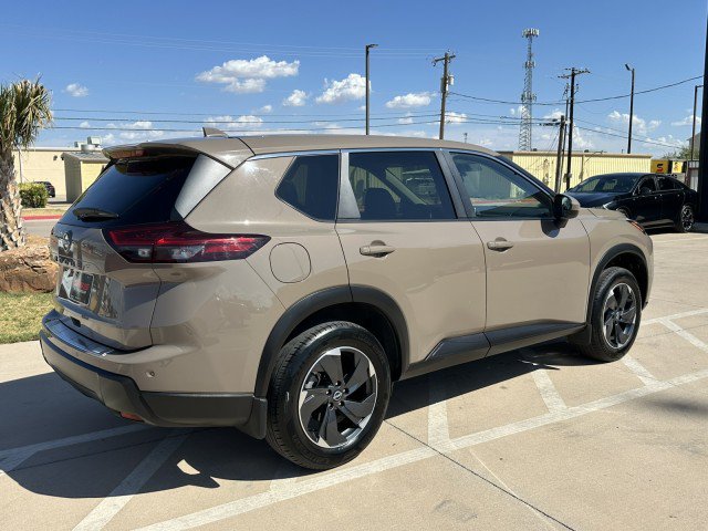 Used 2025 Nissan Rogue SV FWD image 6